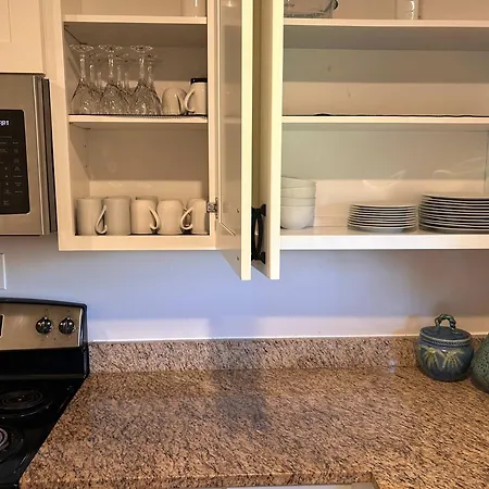 Garden City Delight-Less Than 5 Miles From Downtown!